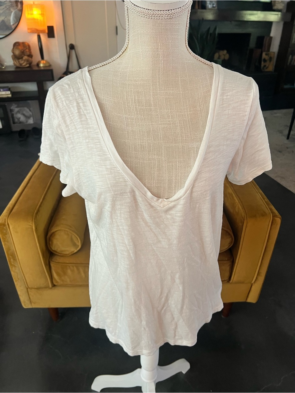Express White V-Neck Short Sleeve Tee